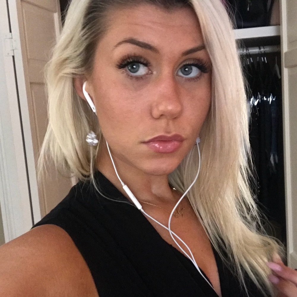 Meet your Posher, Camille